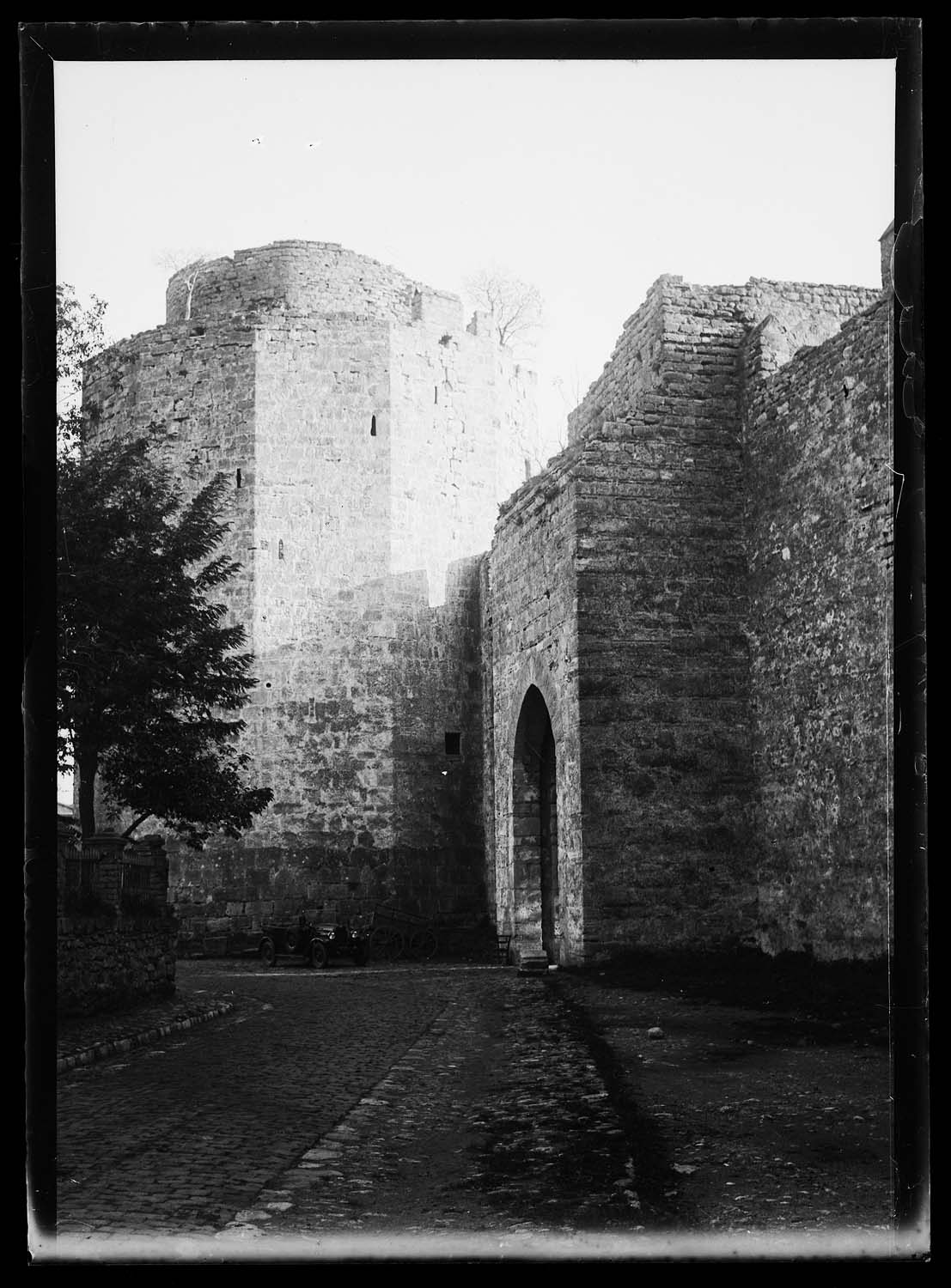Tour et porte du château